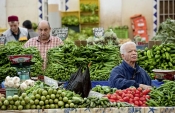 marché;légumes;poissons;marché-central;fromages;olives;vendeur