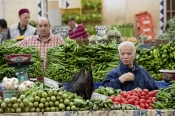 marché;légumes;poissons;marché-central;fromages;olives;vendeur