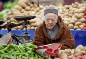 marché;légumes;poissons;marché-central;fromages;olives;vendeur