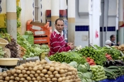 marché;légumes;poissons;marché-central;fromages;olives;vendeur