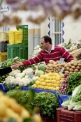 marché;légumes;poissons;marché-central;fromages;olives;vendeur