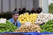 marché;légumes;poissons;marché-central;fromages;olives;vendeur