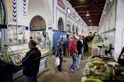 marché;légumes;poissons;marché-central;fromages;olives;vendeur