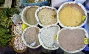 marchÃ©;lÃ©gumes;poissons;marchÃ©-central;fromages;olives;vendeur
