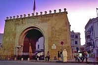 architecture-musulmane;medina;place;porte;tunis