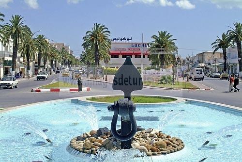 la goulette;fontaine;place;rue;avenue