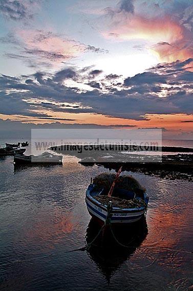 djerba;ile;jerba;sidi;jemmour;barque;bateau;peche;pecheur;mer;ciel;nuage;soleil;coucher;de;soleil;