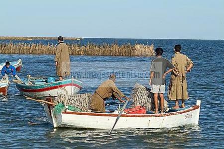 mellita;jerba;ile;djerba;barque;peche;pecherie;pecheur;bateau;