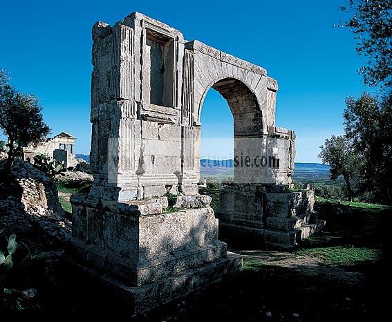 architecture;antique;antiquite;romain;dougga;arc;porte;