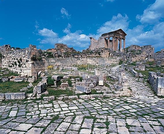 architecture antique;antiquite;romain;dougga;forum;capitole;rue