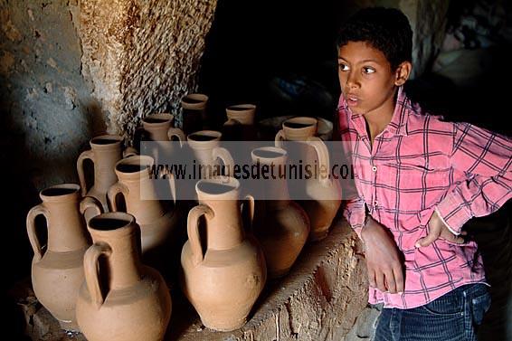 djerba;guellala;ile;jerba;art;artisan;artisanat;atelier;poterie;potier;