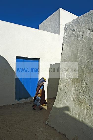 ruelle;rue;juif;enfant;femme;djerba;Erriadh;Ghriba;ile;jerba;