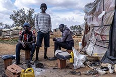 Les camps de Migrants ?  Sfax et Tunis