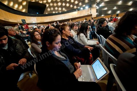 5 février : 1er grand meeting politique du Forum démocratique pour le travail et les libertés (FDTL) au Palais des Congrès de Tunis. L'un des membres fondateurs et Secrétaire Général du FDLT est le Dr Mustapha Ben Jaafar, ex membre fondateur du Mouvement des Démocrates Socialistes (MDS). Fondateur et ancien secrétaire général du syndicat des Médecins Hospitalo-universitaire affilié à l’Union Générale des Travailleurs Tunisiens (UGTT) ; Ancien vice-président de la Ligue Tunisienne des Droits de l’Homme (LTDH ), Il est également membre fondateur du Conseil National des Libertés de Tunisie (CNLT).