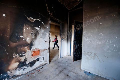 8 février : Cité Ettadhamen dans la banlieue ouest de Tunis, la municipalité a été dévastée et brûlée la nuit du 14 janvier par les gens du quartier, aujourd'hui elle est le lieu de jeux et de visites des jeunes du quartier.