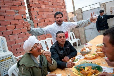February 9: At Mohamed Bouazizi’s home on the 40th day after his death. Together with his immediate family—his mother, uncle, brother, and sisters—and friends from the neighborhood, a ceremony was held to mark the 40th day since Mohamed Bouazizi’s death. In Muslim culture, the 40th day is the day when the soul of the deceased leaves earth to enter paradise; it is also the day when relatives must accept the departure of their loved one—the day when the period of mourning is declared over. On this day, close relatives gather to eat at the home of the deceased’s family.