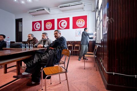 12 mars 2011 : Réunion de la commission administrative du syndicat national de l'Enseignement Secondaire, présidée par M. Mouldi Jendoubi. Au coeur de l'UGTT (Union Générale Tunisienne du Travail), siège historique de la Place Mohamed Ali à Tunis.