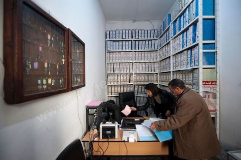 12 mars 2011 : Bureau de la comptabilité de l'UGGT. Au coeur de l'UGTT (Union Générale Tunisienne du Travail), siège historique de la Place Mohamed Ali à Tunis.