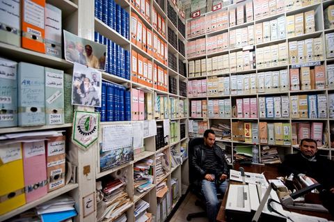 12 mars 2011 : Bureau des archives de l'UGTT. Au coeur de l'UGTT (Union Générale Tunisienne du Travail), siège historique de la Place Mohamed Ali à Tunis.
