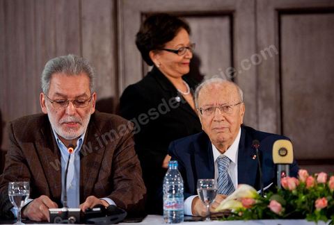 M. Béji Caïd Essebsi, premier Ministre tunisien du gouvernement de Transition,  M. Kamel Jendoubi, président du Réseau Euro-méditerranéen des droits de l'Homme et Mme Souhayr Belhassen, présidente de la FIDH au Séminaire organisé en Tunisie par la FIDH, Fédération Internationnale des ligues des Droits de l'Homme, sur la transition démocratique en Tunisie. les 17 au 19 mars 2011.