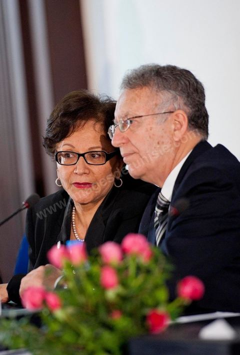 Mme Souhayr Belhassen, présidente de la FIDH et Yadh Ben Achour, Président de la Haute Commission pour la réalisation des objectifs de la révolution, de la réforme politique et la transition démocratique au Séminaire organisé en Tunisie par la FIDH, Fédération Internationnale des ligues des Droits de l'Homme, sur la transition démocratique en Tunisie. les 17 au 19 mars 2011.