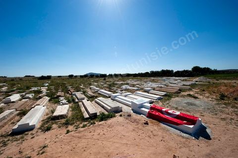 Cimetière et tombe de Mohamed Bouazizi près de Sidi Bouzid