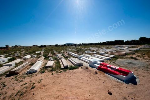Cimetière et tombe de Mohamed Bouazizi près de Sidi Bouzid