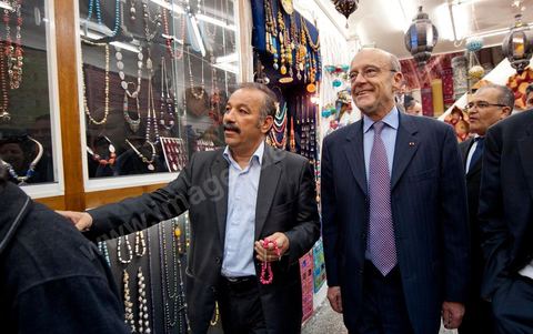 20 janvier 2011 : Alain Juppé en visite dans la medina de Tunis lors de la Visite de M. Alain Juppé, Ministre des Affraires Etrangères Français, en Tunisie.