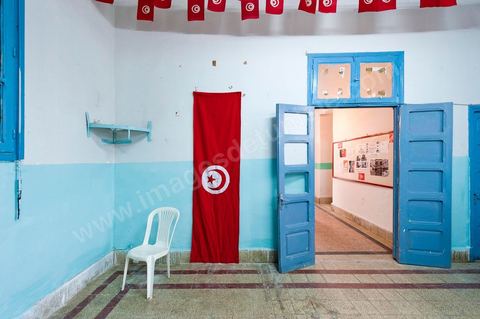 Dans l'ancien siège du RCD, ex parti de Ben Ali, cellule de Hammam Lif, réunion du comité de la protection de la Révolution tenu majoritairement par des membres du parti Ennahdha