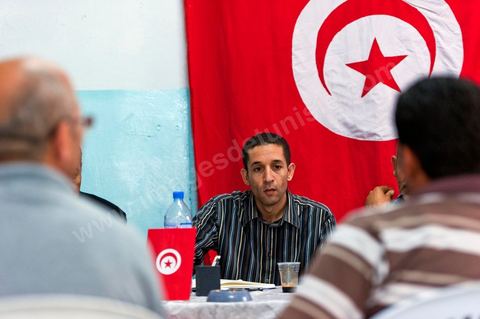 Dans l'ancien siège du RCD, ex parti de Ben Ali, cellule de Hammam Lif, réunion du comité de la protection de la Révolution tenu majoritairement par des membres du parti Ennahdha