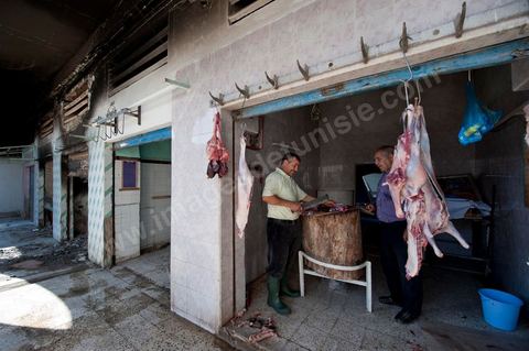 Le marché central reprend vie après les affrontements du 3 au 5 juin 2011 dans la ville de Metlaoui