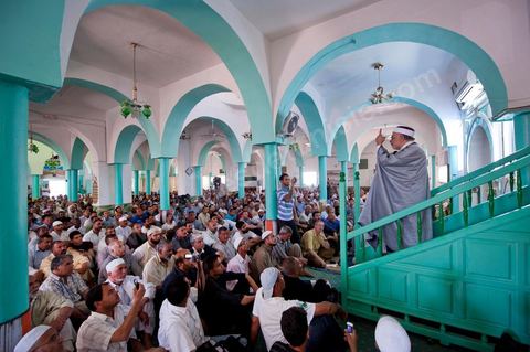 Prêche du Cheikh Mourou le vendredi 10 juin à la Grande Mosquée de Métlaoui après les affrontements du 3 au 5 juin 2011 dans la ville de Metlaoui