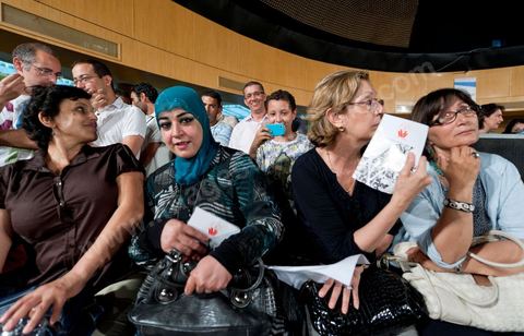 18 juin 2011 : Le Pôle Démocratique Moderniste organise sa première manifestation au Palais des Congrès à  Tunis. Cette manifestation vise d’une part à faire connaitre les principes et les objectifs du pôle et d’autre part donnera l’occasion aux partis et initiatives, membres du pôle, d’intervenir au cours de ce meeting.Cette manifestation s’inscrit dans le cadre de la participation du Pôle Démocratique Moderniste aux élections de l’Assemblée Constituante pour laquelle le pôle présentera des listes communes ayant pour objectif d’élaborer une constitution démocratique moderniste.Mouvement Ettajdid, Le Parti Socialiste de Gauche, Le Parti du Travail Patriotique et Démocratique, Le Mouvement des Patriotes Démocrates, L’Alliance Républicaine, Le Parti Avant-Garde Arabe Démocratique, Le Mouvement de la Citoyenneté et de la Justice, La Voix du Centre.