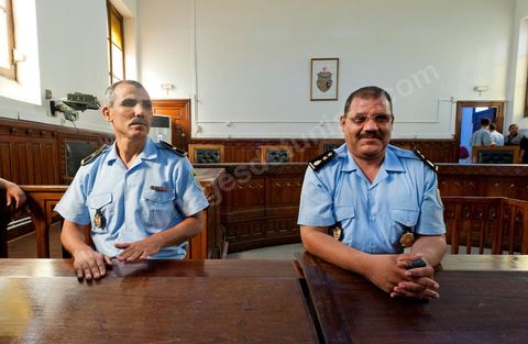 20 juin 2011 : Tribunal de première Instance de Tunis, Chambre Criminelle, la justice tunisienne a entamé aujourd’hui le procès de Benali et de sa femme en son absence, cette audience est la première parmi les 93 procédures engagées contre le président déchu, dont 35 relèvent de la justice militaire.Le procès d’aujourd’hui concerne l'affaire du palais de Sidi Dherif où une importante quantité de devises et des bijoux de valeur ont été saisis. Ben Ali est également accusé de  détention d'armes et de possession de stupéfiants, saisis au palais de Carthage.  Il est passible de peines allant de 5 à 20 ans de prison. 
