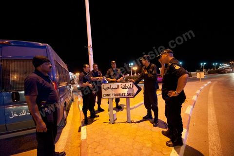 Patrouille de nuit sur la zone touristique de Djerba