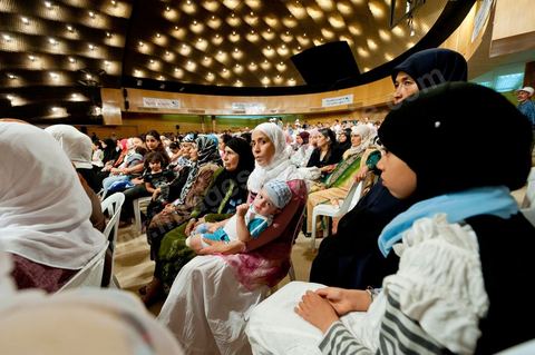 13 août 2011 : Commération par le parti Ennahda de la Fête de la Femme et du Code du Statut personnel tunisien au Palais des Congrés de Tunis, avec discours de Farida Laabidi, militante, de Rached Ghannouchi, fondateur et chef du parti Ennahda, ainsi que Psycho-M, rappeur fortement engagé dans ses propos islamistes. Rached Ghannouchi annonce la volonté de ne pas inscrire la polygamie dasn la prochaine élection, la Tunisie n'ayant pas les moyens pour cela ...