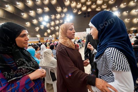 13 août 2011 : Commération par le parti Ennahda de la Fête de la Femme et du Code du Statut personnel tunisien au Palais des Congrés de Tunis, avec discours de Farida Laabidi, militante, de Rached Ghannouchi, fondateur et chef du parti Ennahda, ainsi que Psycho-M, rappeur fortement engagé dans ses propos islamistes. Rached Ghannouchi annonce la volonté de ne pas inscrire la polygamie dasn la prochaine élection, la Tunisie n'ayant pas les moyens pour cela ...