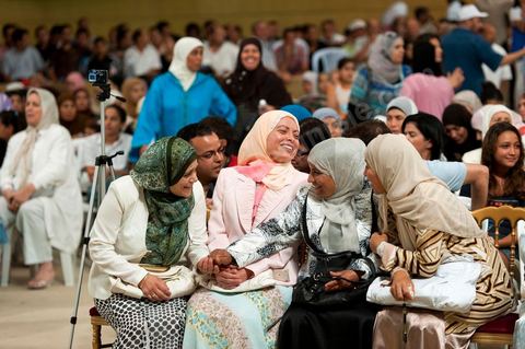 13 août 2011 : Commération par le parti Ennahda de la Fête de la Femme et du Code du Statut personnel tunisien au Palais des Congrés de Tunis, avec discours de Farida Laabidi, militante, de Rached Ghannouchi, fondateur et chef du parti Ennahda, ainsi que Psycho-M, rappeur fortement engagé dans ses propos islamistes. Rached Ghannouchi annonce la volonté de ne pas inscrire la polygamie dasn la prochaine élection, la Tunisie n'ayant pas les moyens pour cela ...