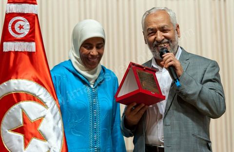 13 août 2011 : Rached Ghannouchi remet des décorations aux femmes militantes qui ont fait de la prison sous Ben Ali pour défendre la cause de l'islamisme politique à la Commération par le parti Ennahda de la Fête de la Femme et du Code du Statut personnel tunisien au Palais des Congrés de Tunis, avec discours de Farida Laabidi, militante, de Rached Ghannouchi, fondateur et chef du parti Ennahda, ainsi que Psycho-M, rappeur fortement engagé dans ses propos islamistes. Rached Ghannouchi annonce la volonté de ne pas inscrire la polygamie dasn la prochaine élection, la Tunisie n'ayant pas les moyens pour cela ...