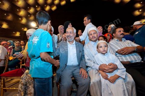 13 août 2011 : Rached Ghannouchi à la Commération par le parti Ennahda de la Fête de la Femme et du Code du Statut personnel tunisien au Palais des Congrés de Tunis, avec discours de Farida Laabidi, militante, de Rached Ghannouchi, fondateur et chef du parti Ennahda, ainsi que Psycho-M, rappeur fortement engagé dans ses propos islamistes. Rached Ghannouchi annonce la volonté de ne pas inscrire la polygamie dasn la prochaine élection, la Tunisie n'ayant pas les moyens pour cela ...
