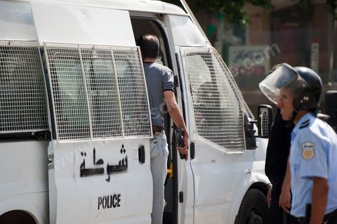 15 août 2011 : suite à plusieurs manifestations autorisées et non autorisées au centre de Tunis, des affrontements ont éclatés sur le haut et dans les ruelles voisinants l'avenue Habib Bourguiba entre émeutiers et policiers. Jets de pierres contre grenades lacrymogès depuis 11 h du matin et toute l'après midi. Les manifestations appelaient, dans le cadre de la commémoration de la revolution du 14 janvier, sous le slogan : fidèles aux âmes des martyrs et pour la réalisation des objectifs de la révolution". 