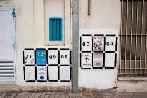 Affichage électoral durant la campagne pour l'élection de l'assemblée constituante du 1er au 23 octobre. ici à Radès banlieue sud de Tunis.