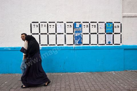 Affichage électoral durant la campagne pour l'élection de l'assemblée constituante du 1er au 23 octobre. ici à Radès banlieue sud de Tunis.