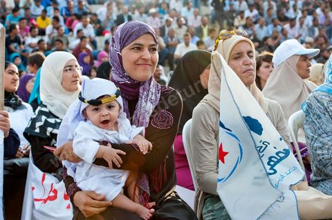 1er octobre 2011 à Sidi Bouzid : Grand meeting du parti Ennahdha pour le premier jour du lancement de la campagne électoralre pour l'élection de l'assemblée constituante le 23 octobre. le parti Ennahdha à tendenace islamique a choisi pour son premier meeting de campagne la ville symbolique de la révolution Sidi Bouzid avec la présence de Rached Ghannouchi Leader du parti, des Membres du Bureau Executif du Parti et de certains candidats des listes des différentes régions du pays.
