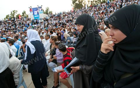 1er octobre 2011 à Sidi Bouzid : Grand meeting du parti Ennahdha pour le premier jour du lancement de la campagne électoralre pour l'élection de l'assemblée constituante le 23 octobre. le parti Ennahdha à tendenace islamique a choisi pour son premier meeting de campagne la ville symbolique de la révolution Sidi Bouzid avec la présence de Rached Ghannouchi Leader du parti, des Membres du Bureau Executif du Parti et de certains candidats des listes des différentes régions du pays.