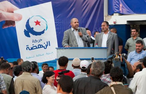 1er octobre 2011 à Sidi Bouzid : Grand meeting du parti Ennahdha pour le premier jour du lancement de la campagne électoralre pour l'élection de l'assemblée constituante le 23 octobre. le parti Ennahdha à tendenace islamique a choisi pour son premier meeting de campagne la ville symbolique de la révolution Sidi Bouzid avec la présence de Rached Ghannouchi Leader du parti, des Membres du Bureau Executif du Parti et de certains candidats des listes des différentes régions du pays.