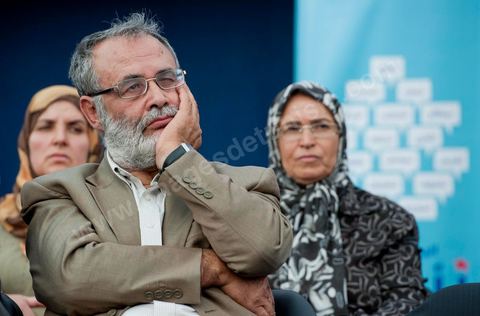 1er octobre 2011 à Sidi Bouzid : Grand meeting du parti Ennahdha pour le premier jour du lancement de la campagne électoralre pour l'élection de l'assemblée constituante le 23 octobre. le parti Ennahdha à tendenace islamique a choisi pour son premier meeting de campagne la ville symbolique de la révolution Sidi Bouzid avec la présence de Rached Ghannouchi Leader du parti, des Membres du Bureau Executif du Parti et de certains candidats des listes des différentes régions du pays.