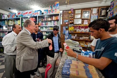 Mustapha Ben Jaafar en campagne à Grombalia au Cap Bon pour la liste Nabeul de Ettakatol, rencontres avec les citoyens