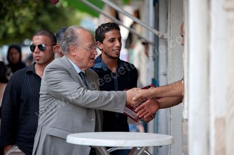 Mustapha Ben Jaafar en campagne à Grombalia au Cap Bon pour la liste Nabeul de Ettakatol, rencontres avec les citoyens