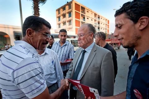 Mustapha Ben Jaafar en campagne à Grombalia au Cap Bon pour la liste Nabeul de Ettakatol, rencontres avec les citoyens